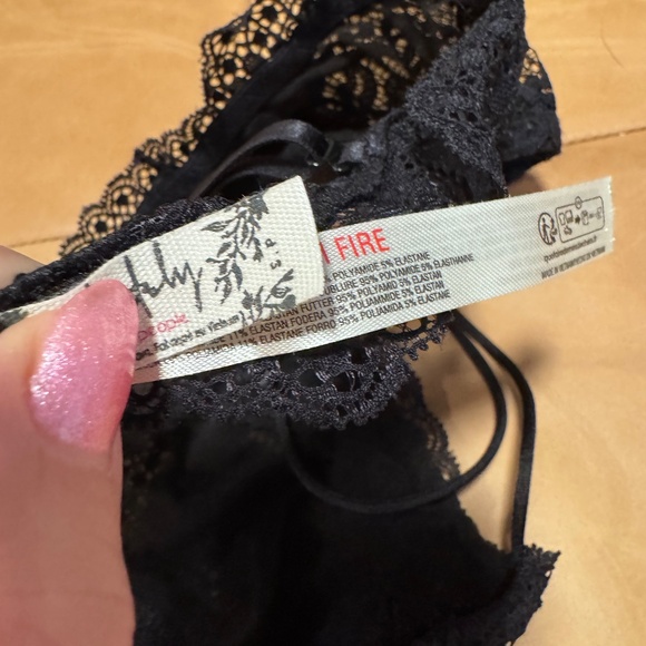 Free People Maya Multiway Lace Bralette - Black - Small - Picture 2 of 4